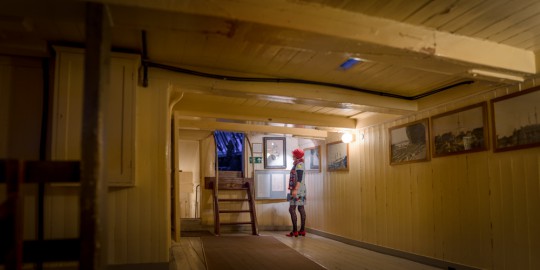 Freely explore the ship's interior